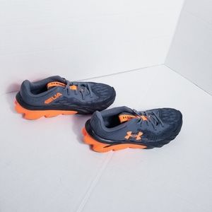 UNDER ARMOUR YOUTH TENNIS SHOES GRAY ORANGE AND BLACK SIZE 2Y